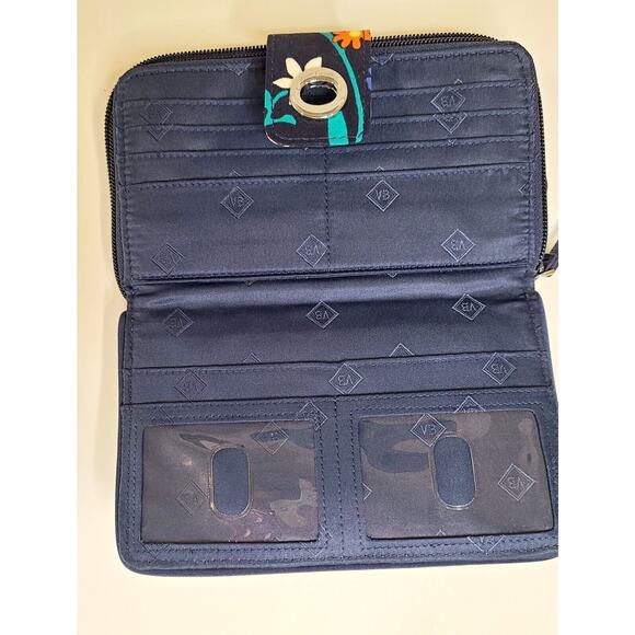 Vera Bradley RFID MOONLIGHT GARDEN 2019 Turnlock Wallet 2019 NWOT BLUE Floral‎ - Picture 4 of 4